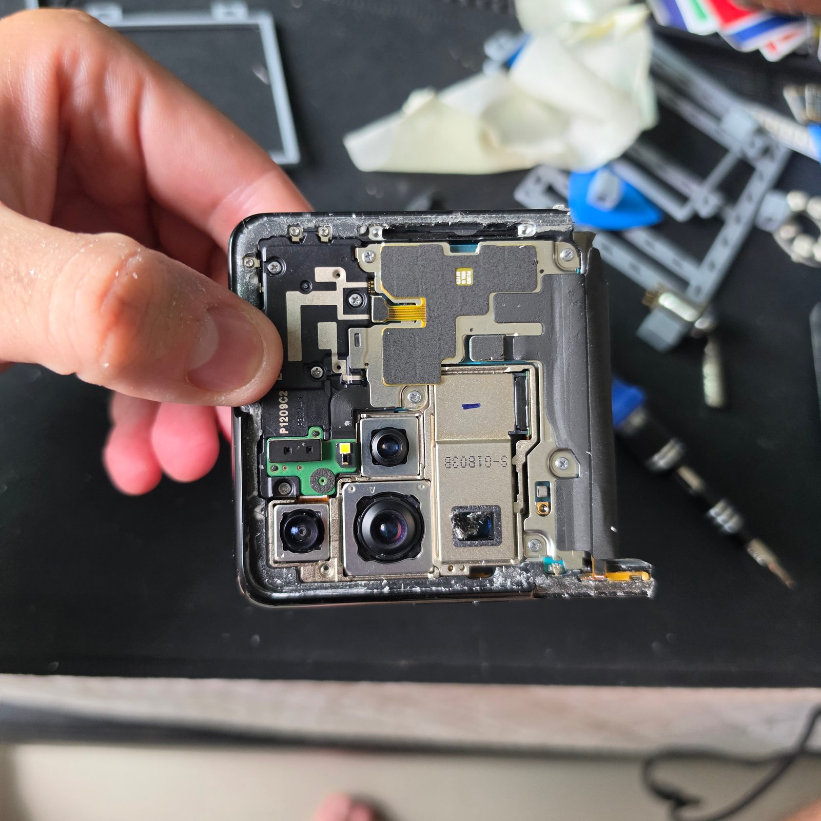 A mobile mainboard opened by Jonas as the first physical study for a removable compute leaf